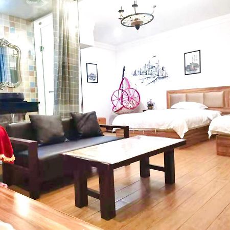 Fenghuang Little Bear Family Guest House Ngoại thất bức ảnh