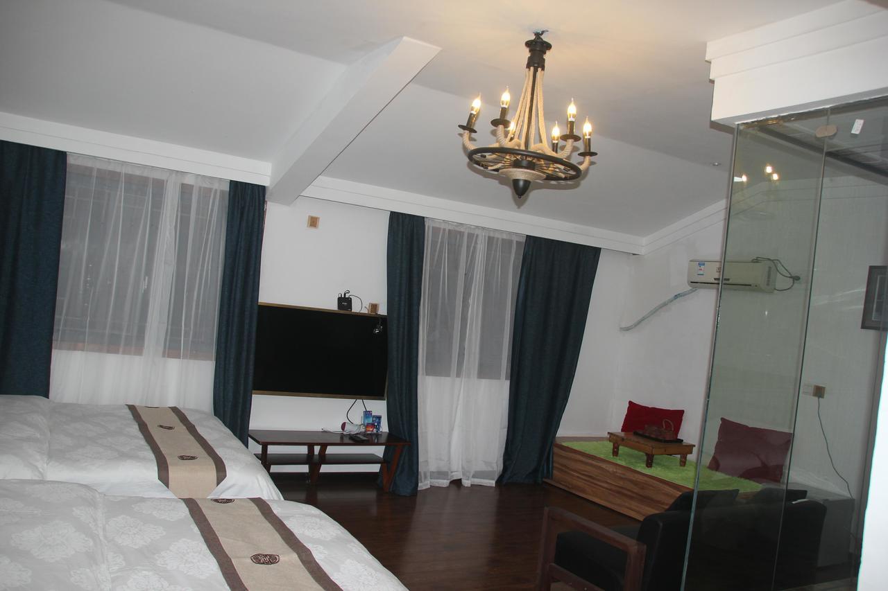 Fenghuang Little Bear Family Guest House Ngoại thất bức ảnh