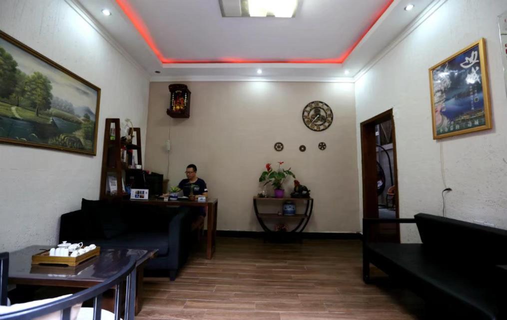 Fenghuang Little Bear Family Guest House Ngoại thất bức ảnh