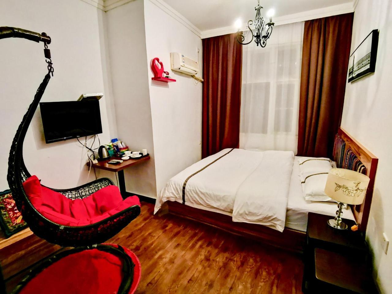 Fenghuang Little Bear Family Guest House Ngoại thất bức ảnh
