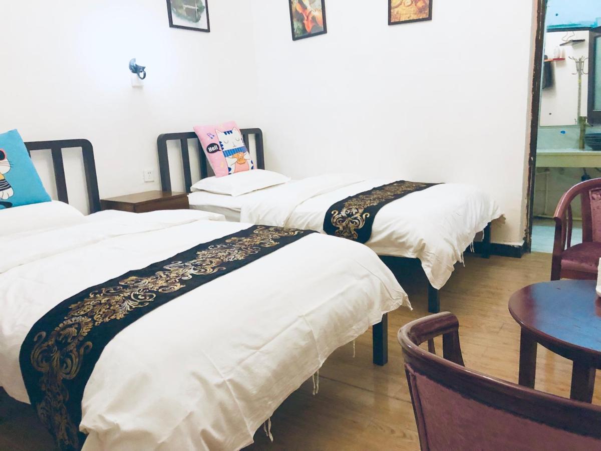 Fenghuang Little Bear Family Guest House Ngoại thất bức ảnh